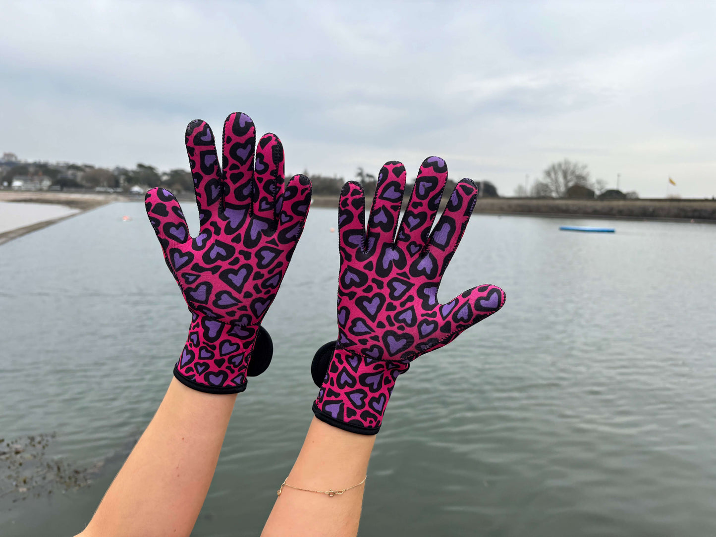 YULEX EasyOff™ Swimming Gloves; Cold Cold Heart