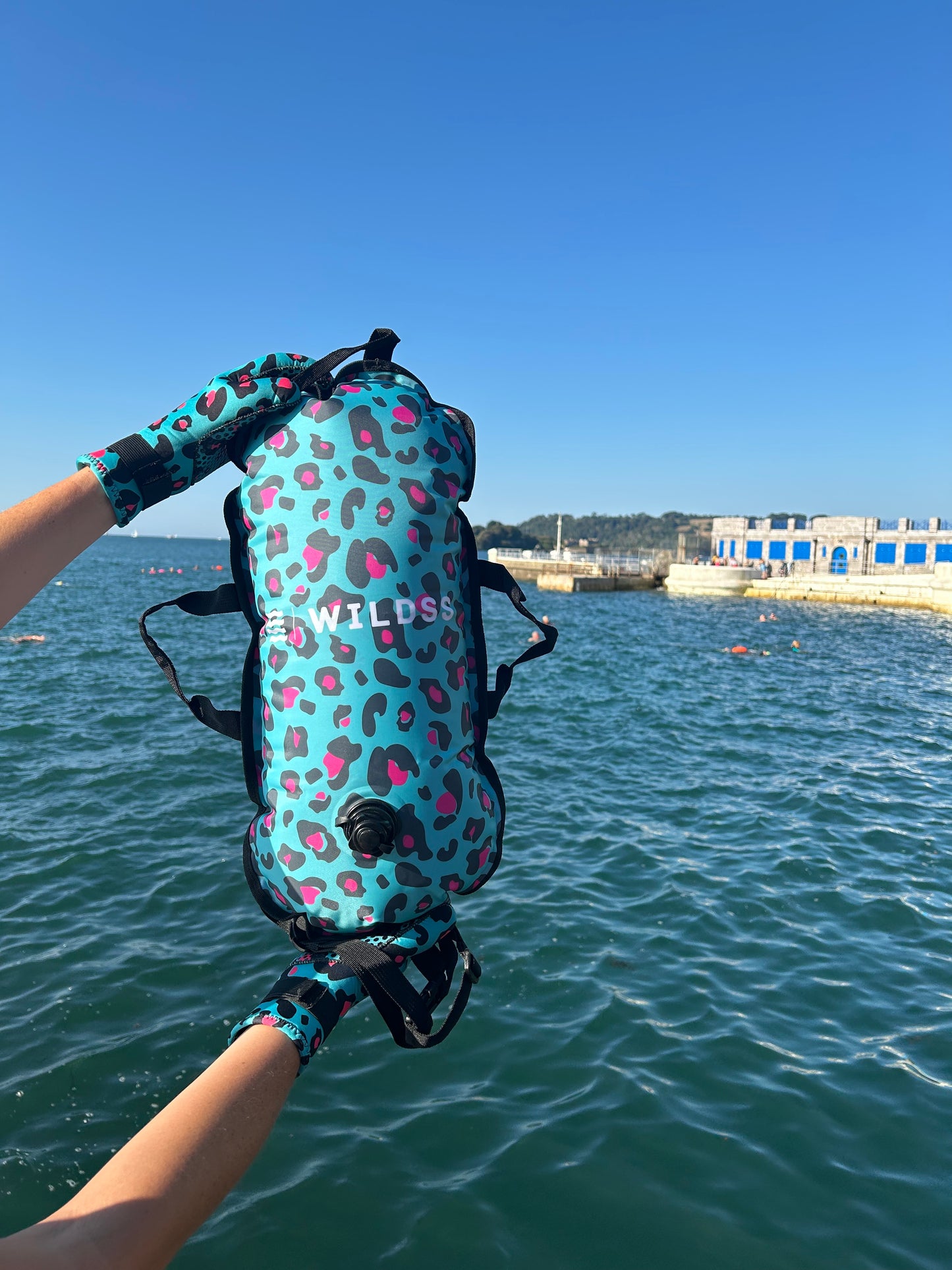 Wild float with thermometer; Leopard