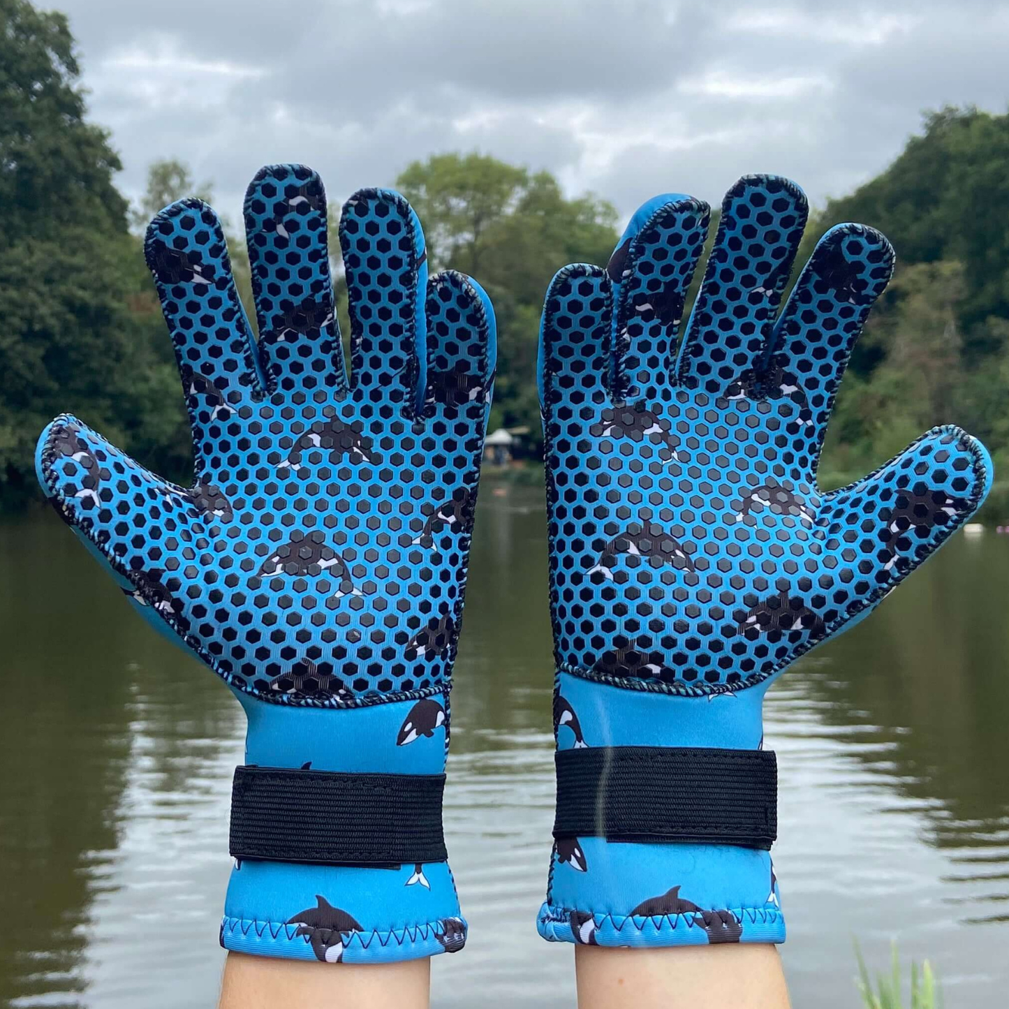 Neoprene Swimming Gloves in Orca