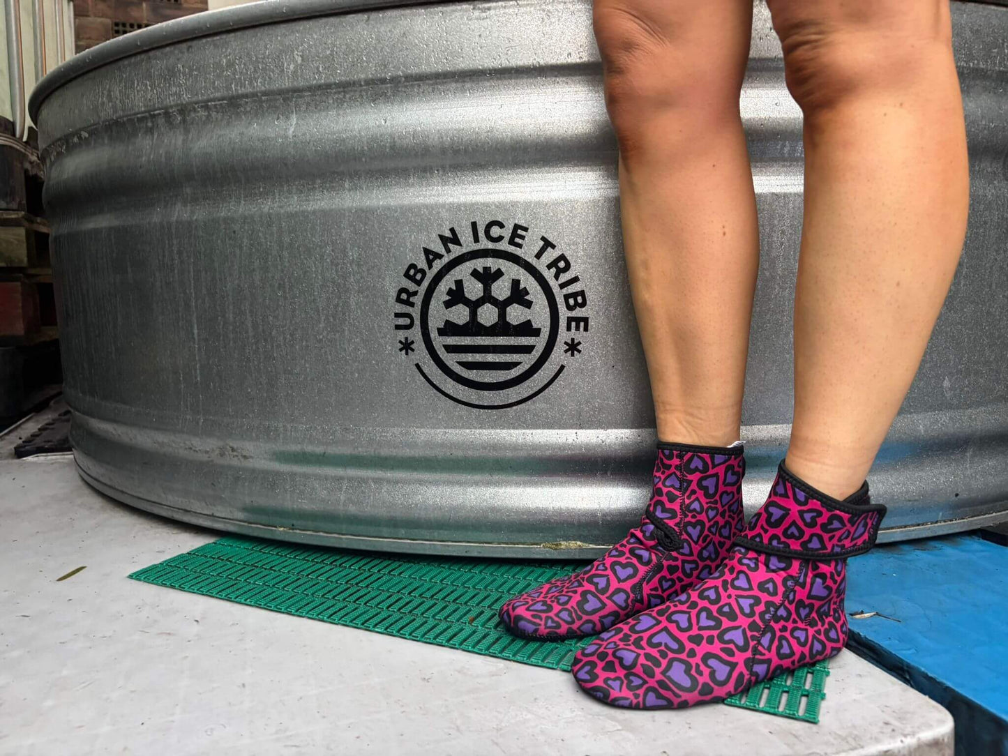 YULEX EasyOff™ Swimming Socks; Cold Cold Heart