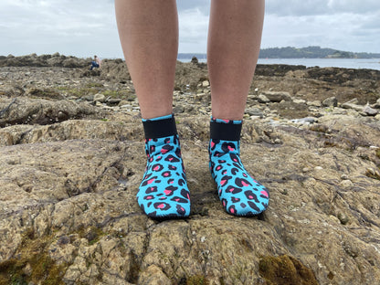 Neoprene wild swimming socks: Leopard